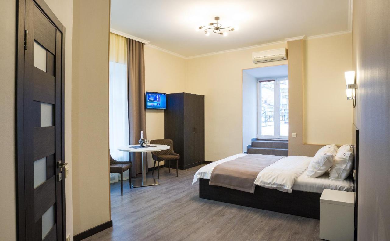 911 Apartments Khreshchatyk Kiev Luaran gambar