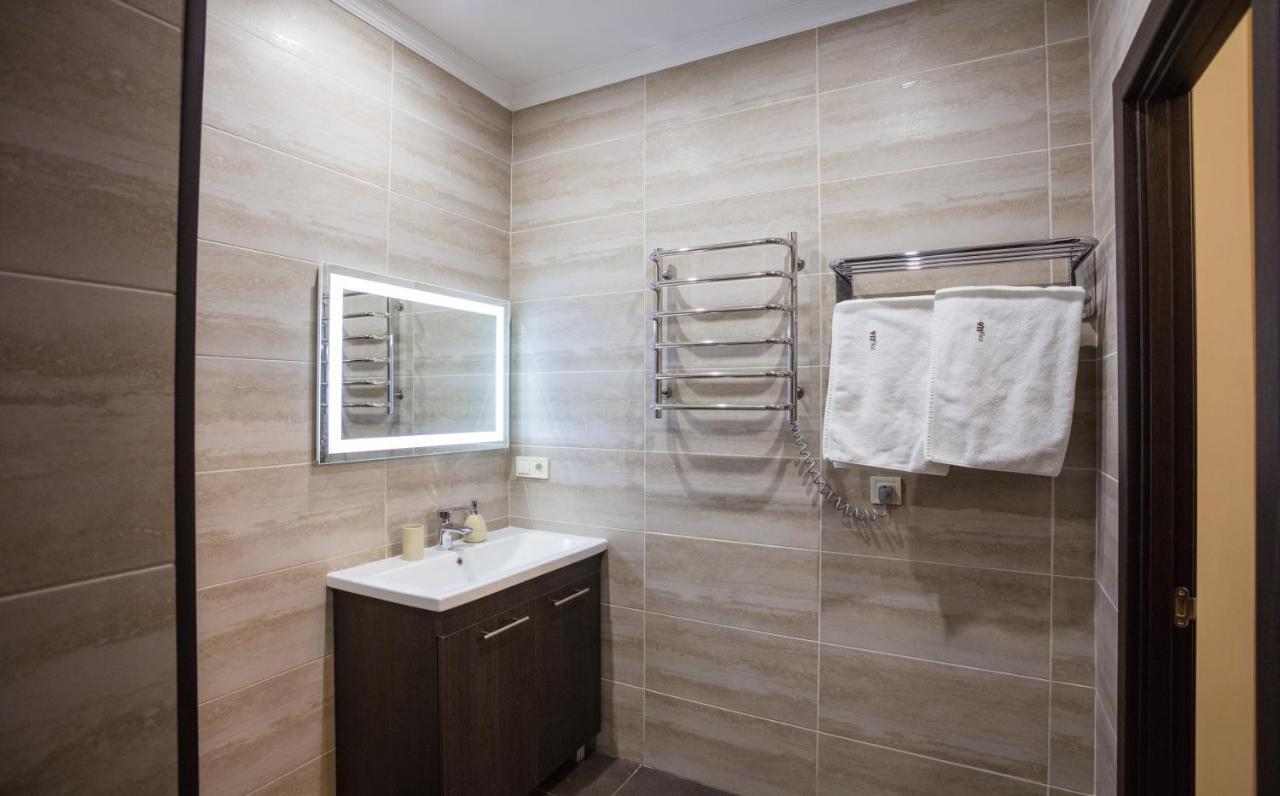 911 Apartments Khreshchatyk Kiev Luaran gambar