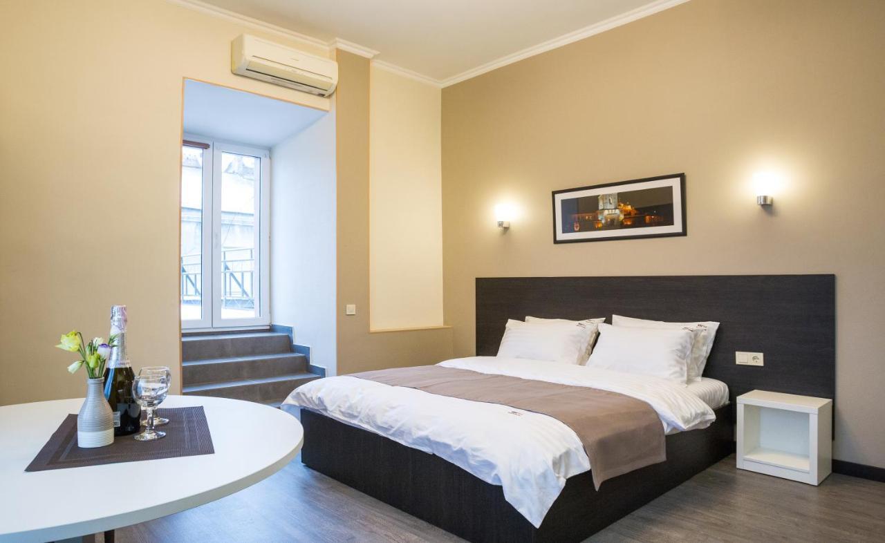 911 Apartments Khreshchatyk Kiev Luaran gambar