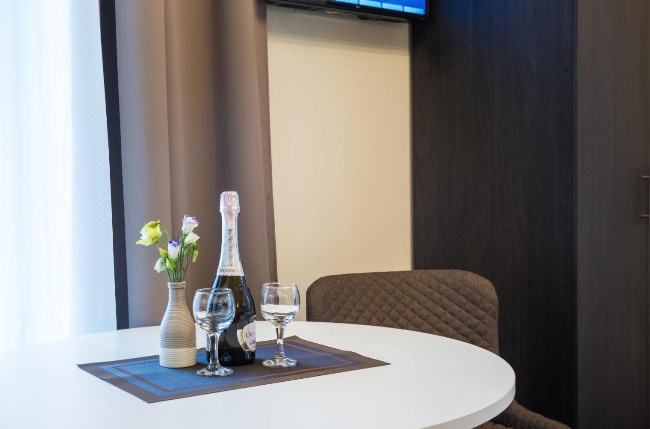 911 Apartments Khreshchatyk Kiev Luaran gambar